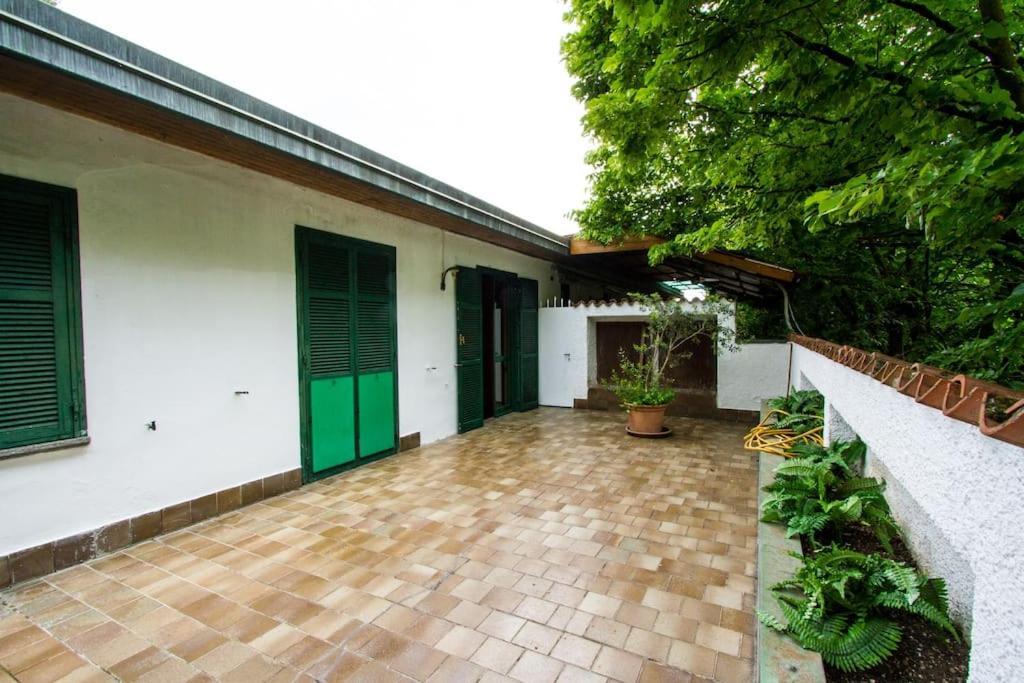 Casa Su Lago Privato A Due Passi Da Milano เซกราเต ภายนอก รูปภาพ