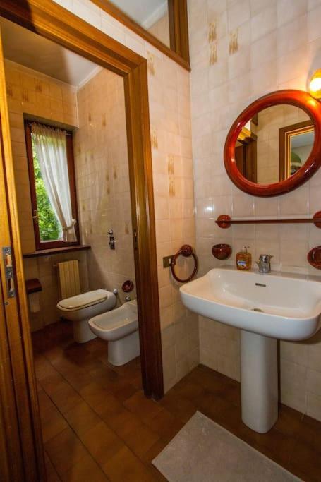 Casa Su Lago Privato A Due Passi Da Milano เซกราเต ภายนอก รูปภาพ