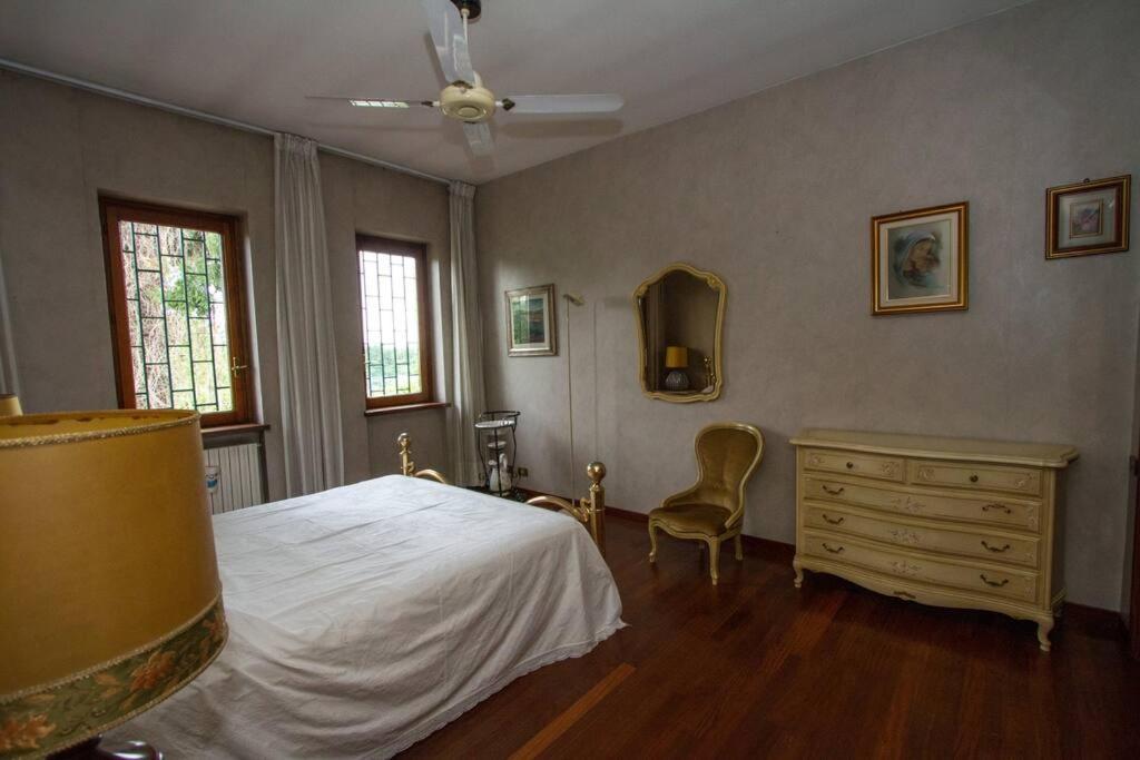 Casa Su Lago Privato A Due Passi Da Milano เซกราเต ภายนอก รูปภาพ