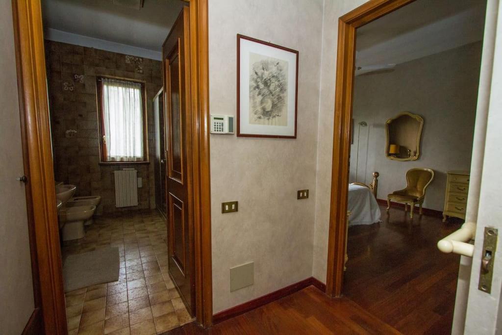 Casa Su Lago Privato A Due Passi Da Milano เซกราเต ภายนอก รูปภาพ